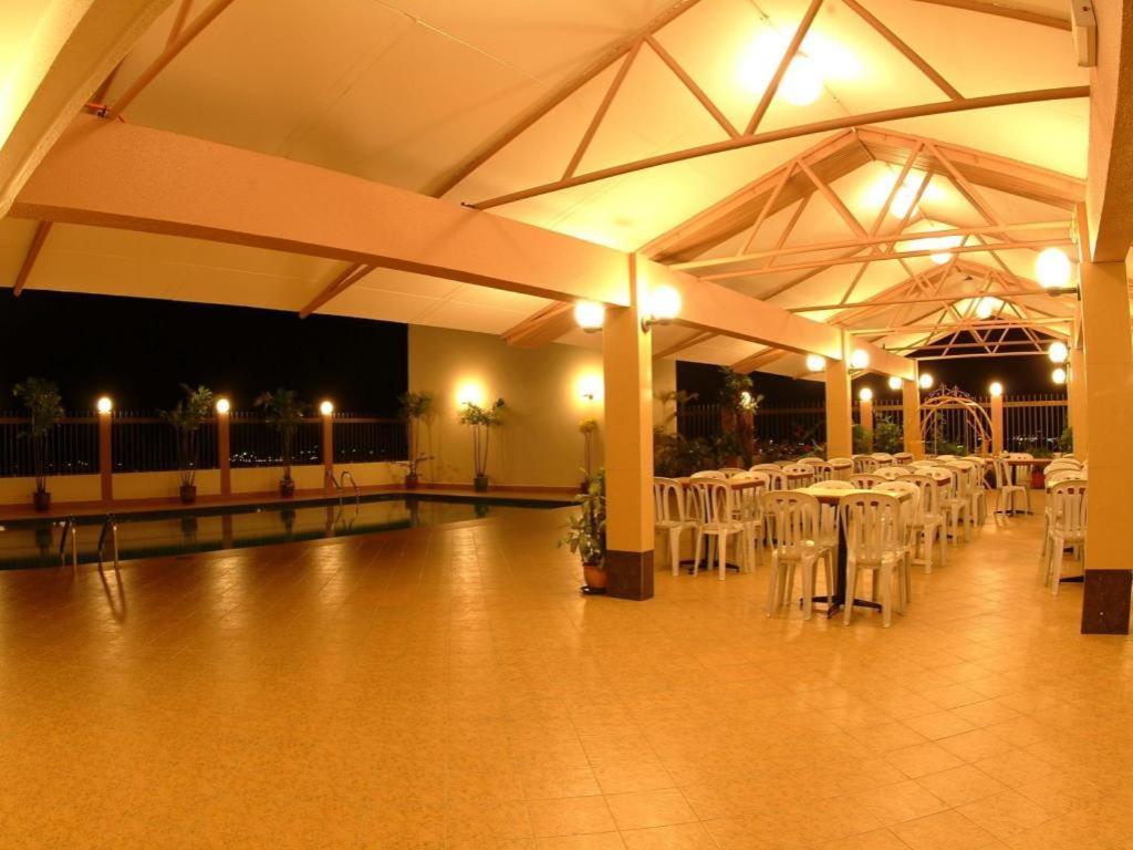 Li Hua Hotel Bintulu Dış mekan fotoğraf